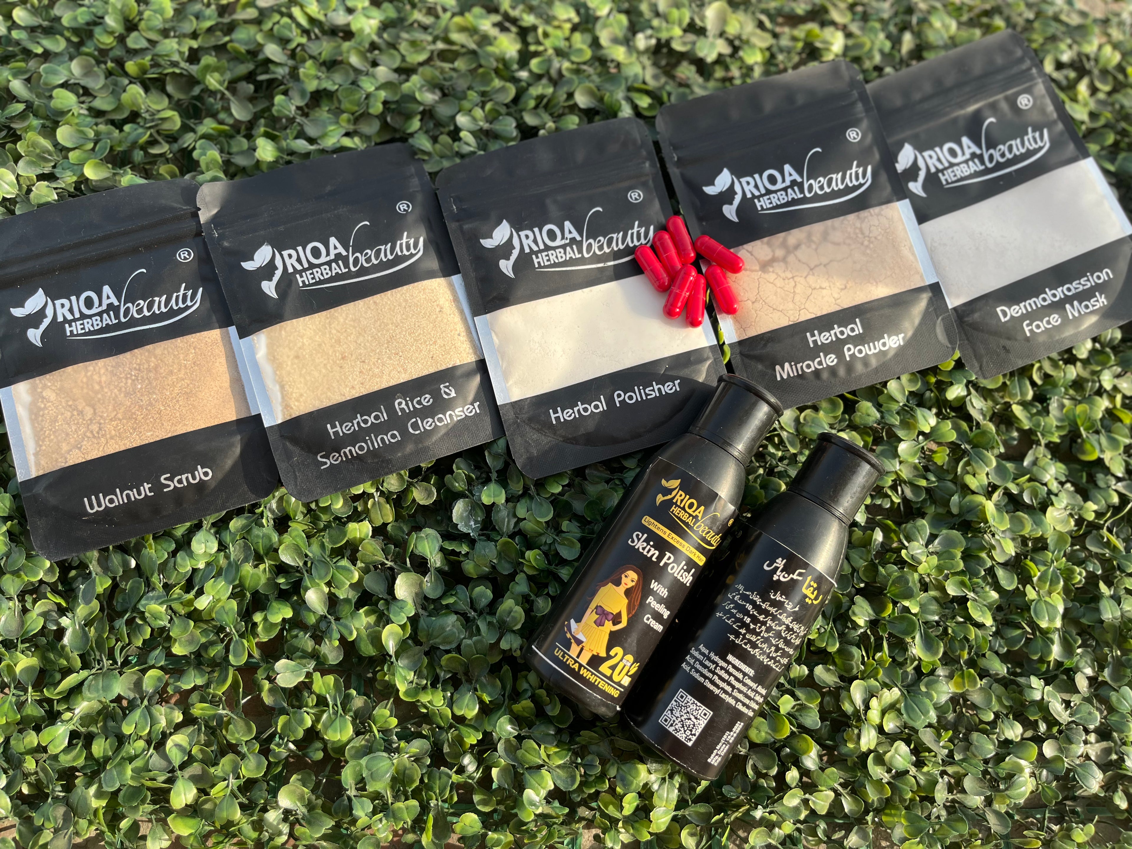 🌿 Herbal Powdered Facial – Natural Glow & Deep Skin Detox